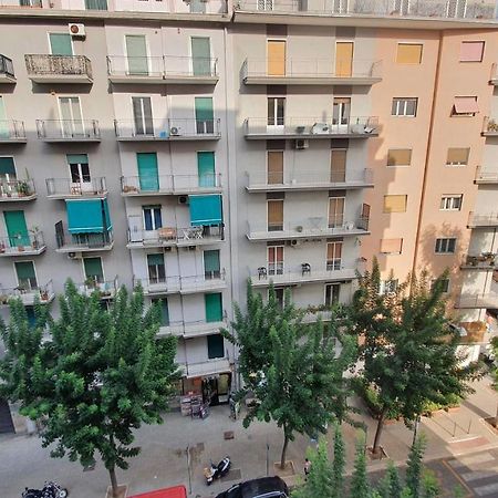 Doctor House - Bari Policlinico Apartment Luaran gambar