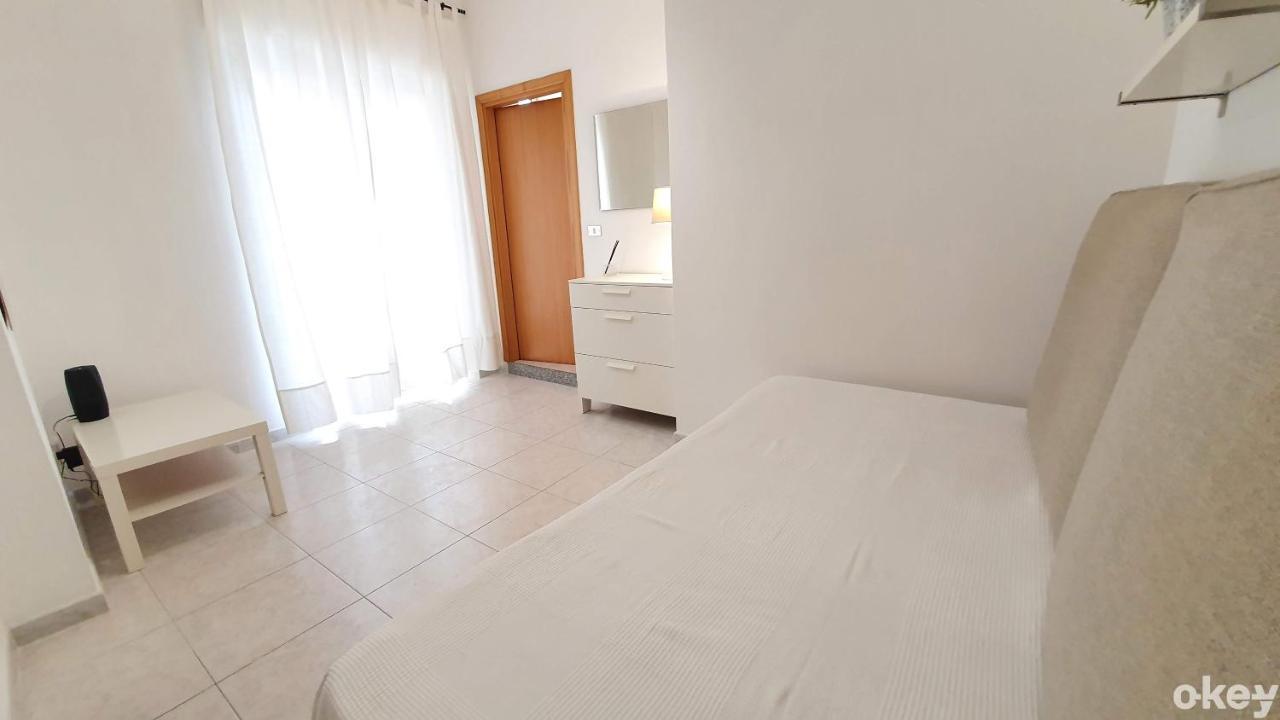 Doctor House - Bari Policlinico Apartment Luaran gambar