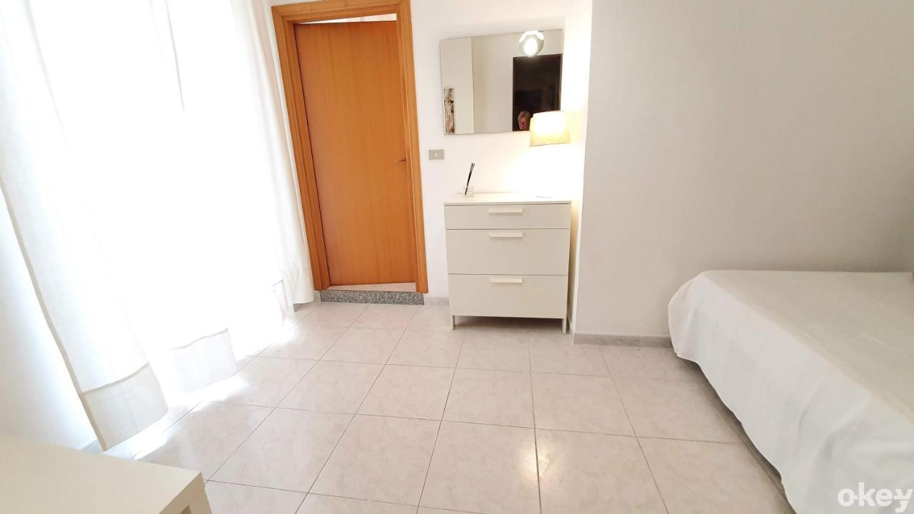 Doctor House - Bari Policlinico Apartment Luaran gambar