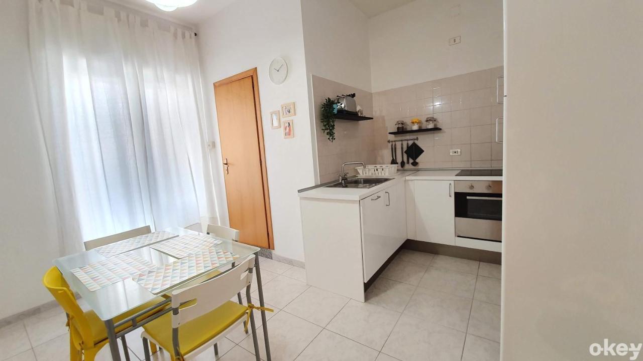 Doctor House - Bari Policlinico Apartment Luaran gambar
