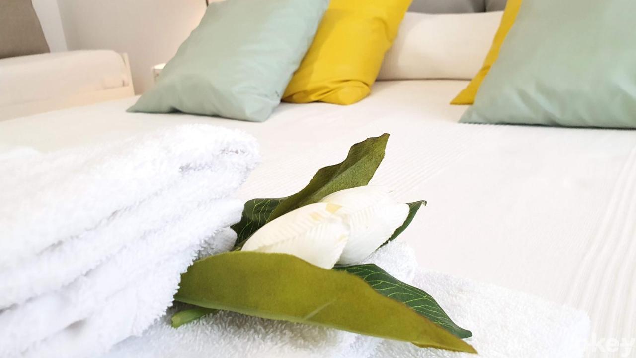 Doctor House - Bari Policlinico Apartment Luaran gambar